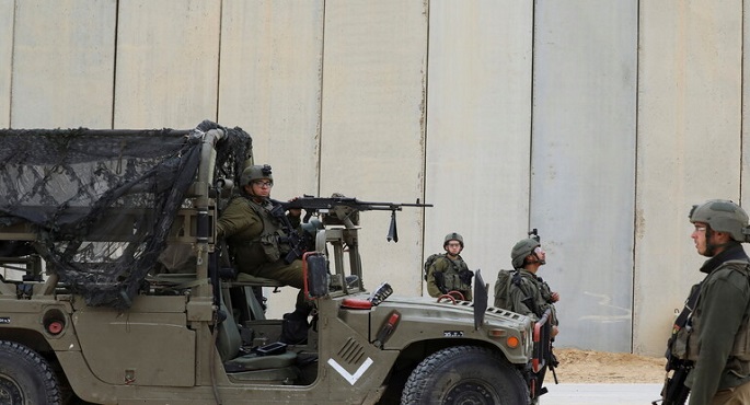 القوات الإسرائيلية تعتقل فلسطينيين خلال مواجهات عنيفة في بلدة سلوان