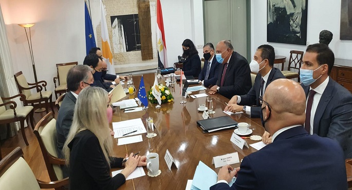 بالصور.. شكري ونظيره القبرصي يترأسان جلسة مشاورات بين وفدي البلدين