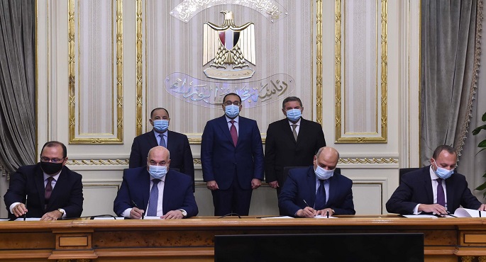 بالصور.. مدبولي يشهد التوقيع على اتفاقية تسهيل ائتماني مع المؤسسات المالية العالمية لتطوير قطاع الغزل والنسيج
