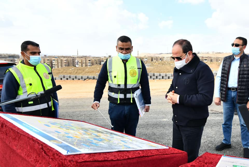 بالصور.. الرئيس السيسي يتفقد عددا من مشروعات تطوير القاهرة الكبرى