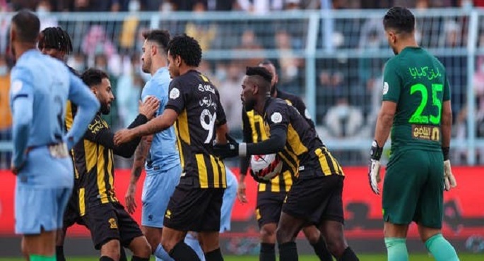 فريق الاتحاد السعودي يفوز على الباطن 3-2 في دوري كأس الأمير محمد بن سلمان