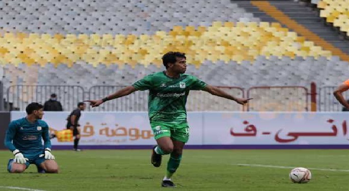المصري يفوز بصعوبة على فاركو في الدوري