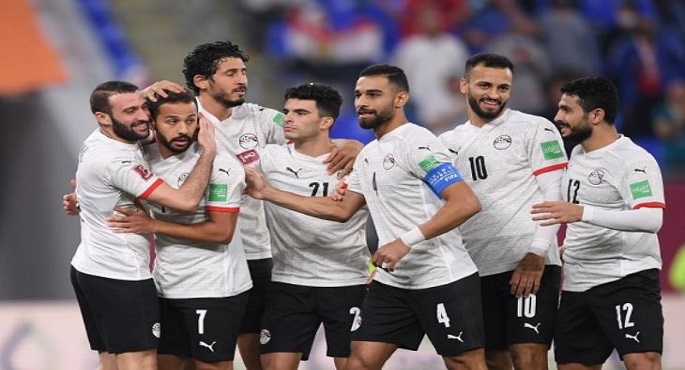 مصر تواجه الجزائر في مواجهة قوية لتحديد متصدر المجموعة