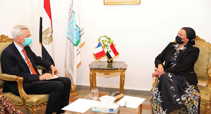 بالصور.. وزيرة البيئة تبحث مع سفير فرنسا بالقاهرة استضافة مصر لمؤتمر المناخ