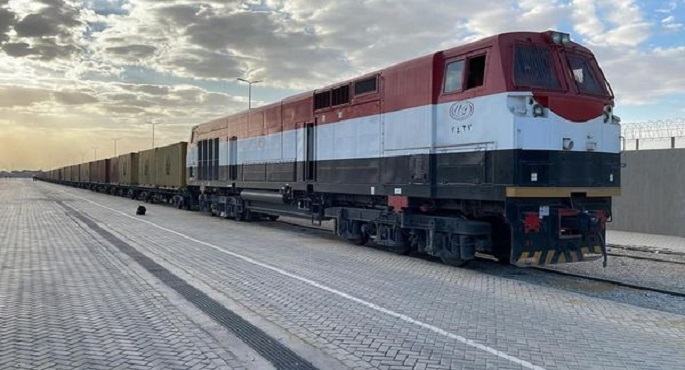 تسيير أول رحلة قطار حاويات من السخنة لبورسعيد بعد التطوير