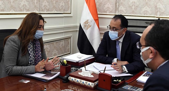 بالصور.. رئيس الوزراء يتابع مع محافظ دمياط عددا من ملفات العمل المهمة