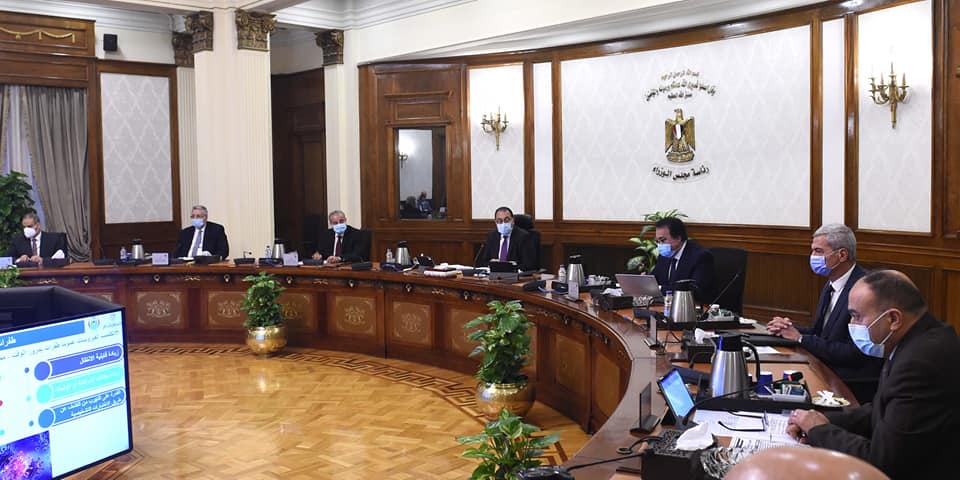 بالصور.. مدبولي يترأس اجتماع لجنة إدارة أزمة الأوبئة.. ويشدد على استمرار الإجراءات الاحترازية