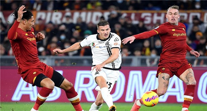 روما يهزم سبيزيا بهدفين بالدوري الإيطالي