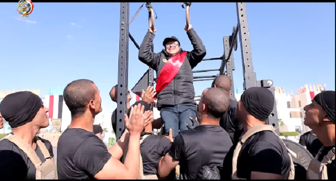 بالفيديو.. الجيش المصري يستقبل أبطال “قادرون باختلاف”