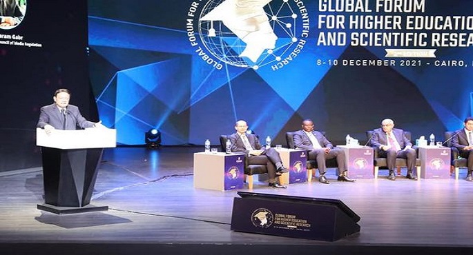 بالصور.. جلسة نقاشية بعنوان “الشباب مغيرو اللعبة” ضمن فعاليات المنتدى العالمي الثاني للتعليم العالي