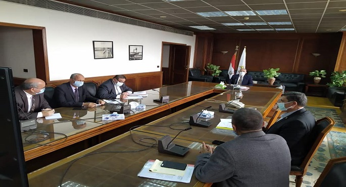 بالصور.. الدكتور عبد العاطى يتابع موقف مشروعات تأهيل الترع والمساقى والرى الحديث