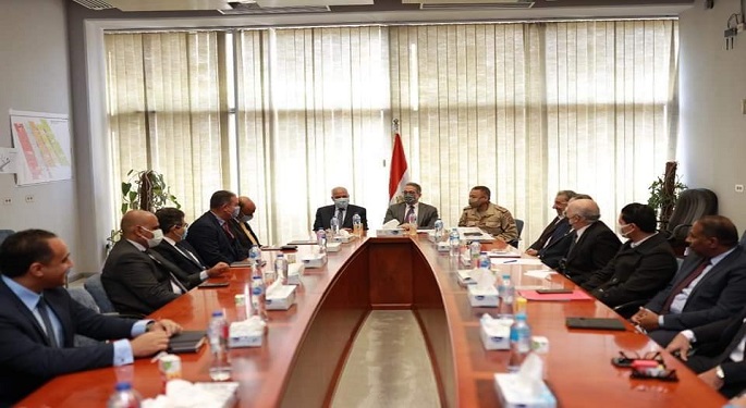 وزير السياحة والآثار يبحث رفع كفاءة الخدمات المقدمة للزائرين بالمنطقة المحيطة بالمتحف المصري