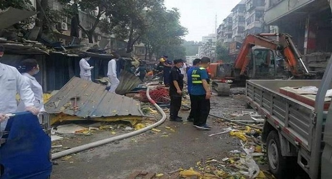 20 شخصا على الأقل عالقون بعد انفجار بمكتب حكومي جنوب غربي الصين