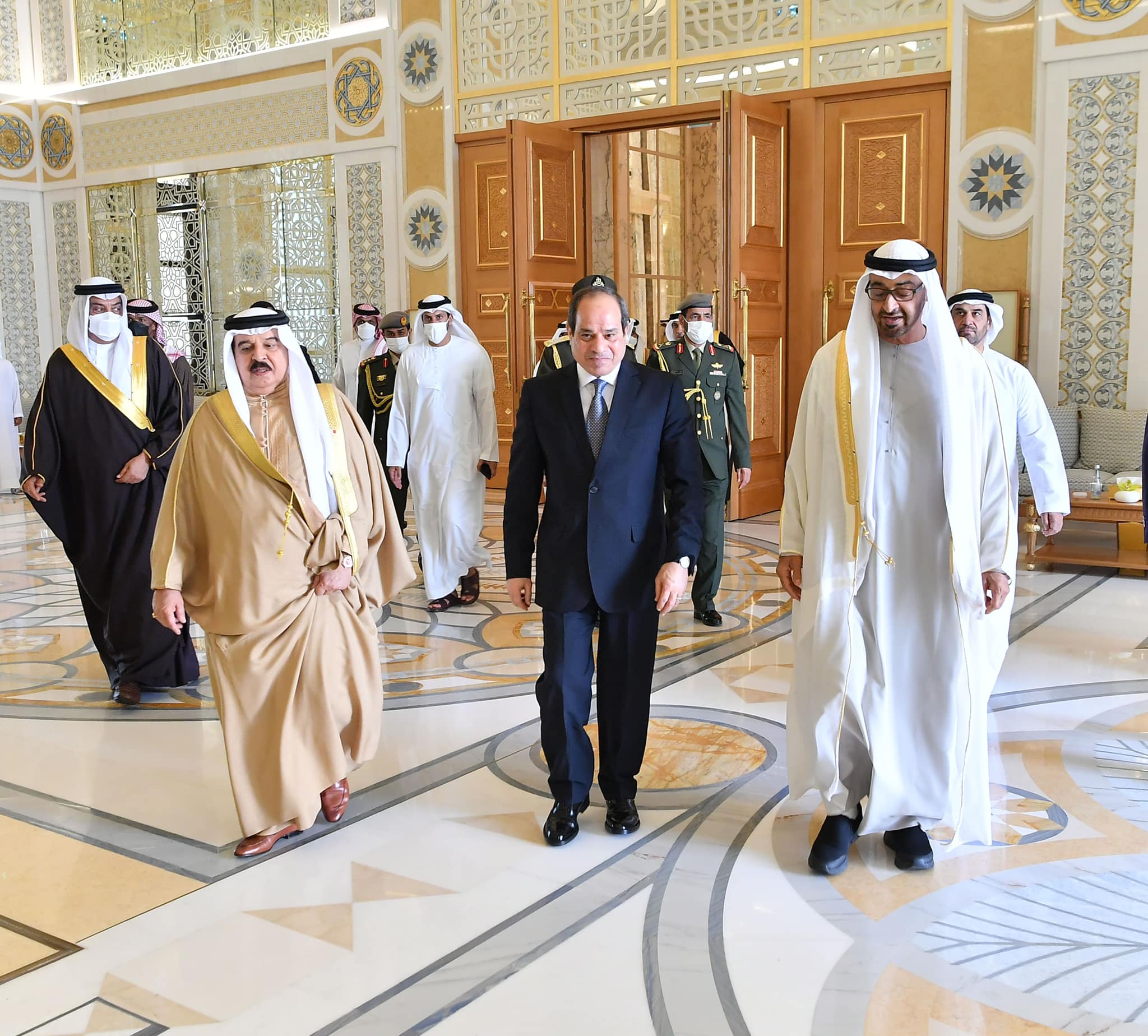 “الخليج”: زيارة الرئيس السيسي تؤكد ضرورة اتخاذ مواقف حازمة ضد الإرهاب