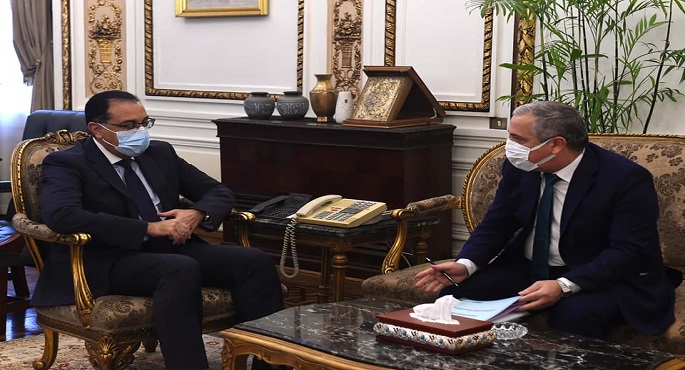 بالصور .. رئيس الوزراء يتابع مع رئيس الهيئة الوطنية للصحافة ملفات العمل