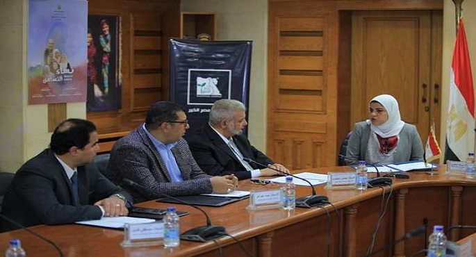 في إطار المبادرات الرئاسية تتلف في حرير.. التضامن توقع بروتوكول تعاون مع مصر الخير للتدريب والتأهيل على صناعة المشغولات اليدوية