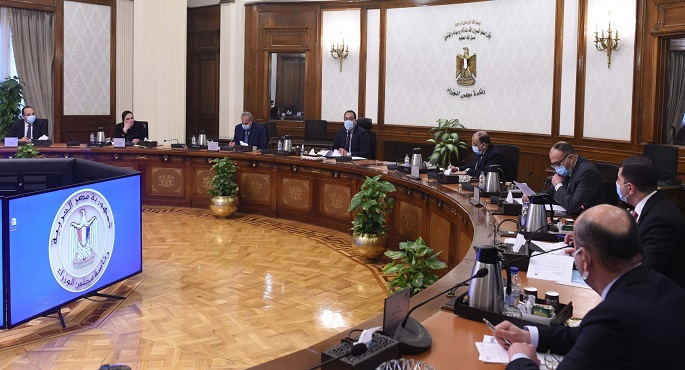 رئيس الوزراء يتابع الجهود المبذولة للتغلب على معوقات الاستثمار فيما يتعلق بتخصيص الأراضى