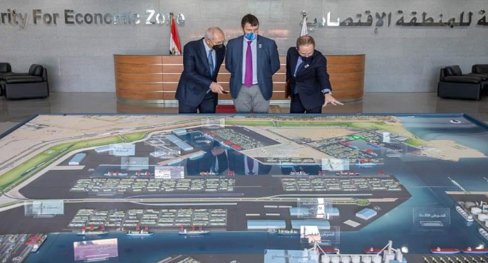 بالصور.. رئيس اقتصادية قناة السويس يستقبل السفير البريطاني ووفدًا بريطانيًا رفيع المستوى