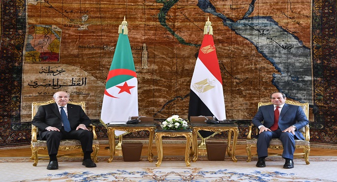 بالصور.. السيسي وتبون يتوافقان على تكثيف وتنسيق الرؤى والمواقف إزاء آليات حلحلة الأزمة الليبية