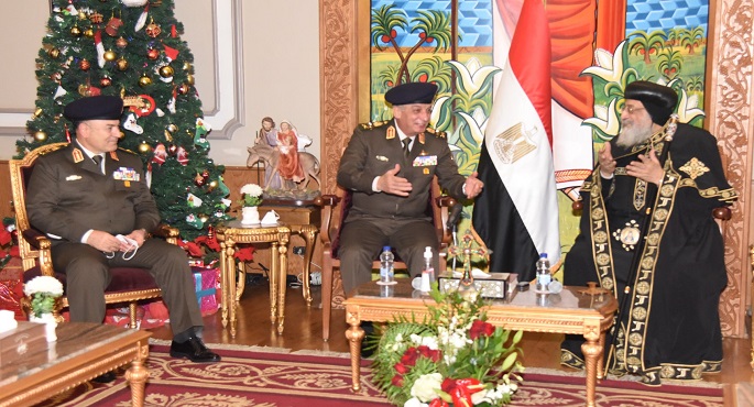 بالصور.. وزير الدفاع ورئيس الأركان في الكاتدرائية المرقسية لتهنئة البابا تواضروس الثاني بعيد الميلاد