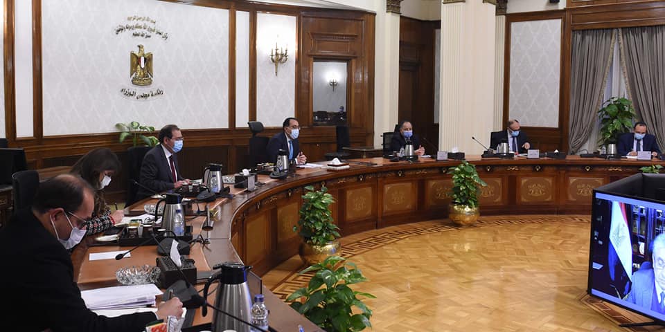 بالصور .. رئيس الوزراء يتابع خطوات زيادة الاعتماد على الطاقة المتجددة في توليد الكهرباء
