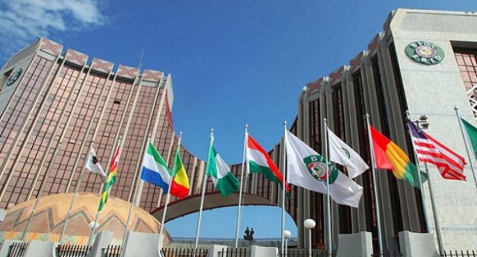 الإيكواس تعقد قمة استثنائية بشأن مالي في 9 يناير الجاري بغانا