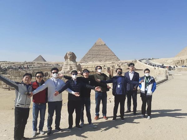 بالصور.. أهرامات الجيزة تستقبل اليوم ‎كيم هيون- مو رئيس هيئة التراث الثقافي بكوريا الجنوبية