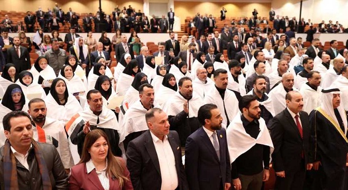 الحلبوسي يحافظ على منصبه رئيسا للبرلمان العراقي بعد جلسة عاصفة