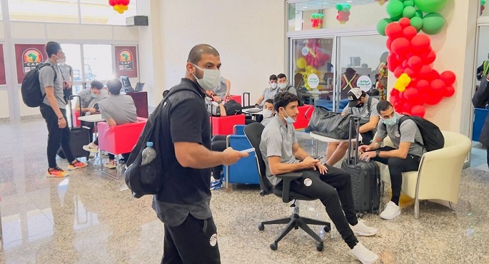 وصول بعثة المنتخب الأول لكرة القدم لمدينة دوالا استعدادا للقاء كوت ديفوار في ثمن نهائي أمم أفريقيا