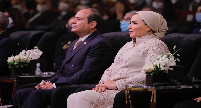 بالصور.. انتصار السيسي: سعدت بالعروض المبهرة في مسرح شباب العالم