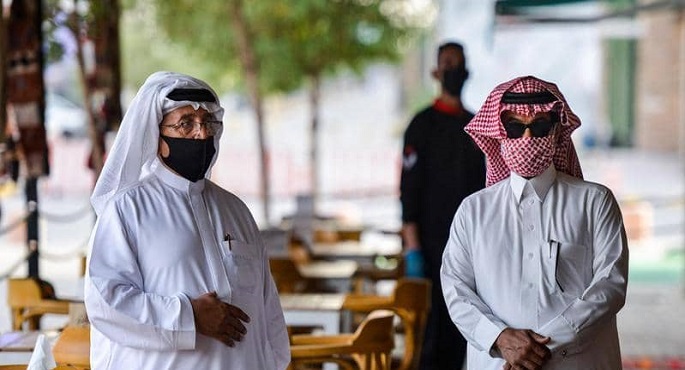 تباين الإصابات اليومية بكورونا في عدد من الدول العربية