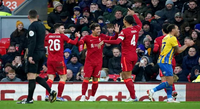 ليفربول ضيفاً ثقيلاً على كريستال بالاس في الدوري الإنجليزي