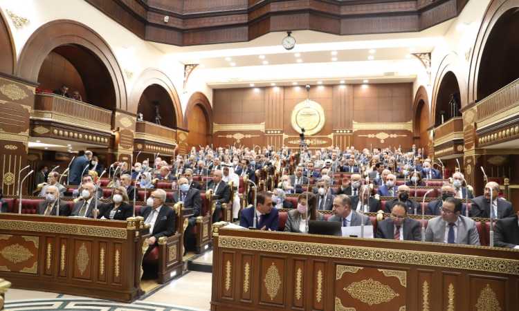 الشيوخ يستكمل اليوم مناقشة قانون العمل الجديد ومقترح بانشاء خط سكة حديد