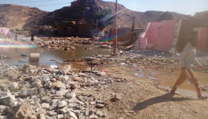 محافظ أسوان: البدء في صرف تعويضات لـ 82 حالة بمنطقة عزبة الفرن الواقعة بمخر طبيعي للسيول