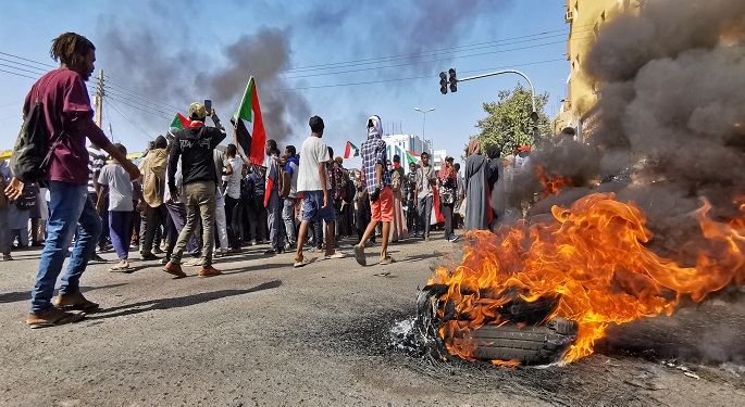 مواجهات بين الأمن ومحتجين قرب القصر الرئاسي في الخرطوم