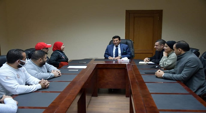 بالصور.. وزير الرياضة يبحث مع منتخب مصر الباراليمبي لرفع الأثقال الاستعدادات للبطولات المقبلة