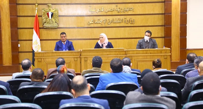 بالصور.. وزيرة التضامن تبحث مع الجمعيات الأهلية سبل المشاركة في تنفيذ وحدات «سكن كريم»
