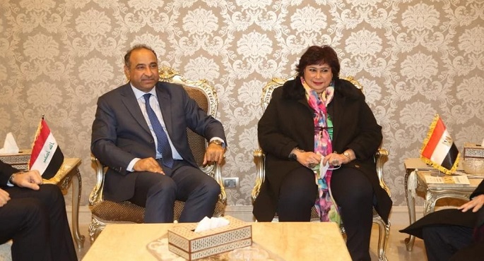 على هامش فعاليات معرض القاهرة للكتاب.. وزيرة الثقافة تبحث مع نظيرها العراقي سبل تعزيز التعاون الثقافي