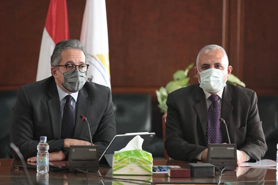 بالصور..وزيرا الرى والآثار يناقشان عددا من الموضوعات المشتركة بين الوزارتين
