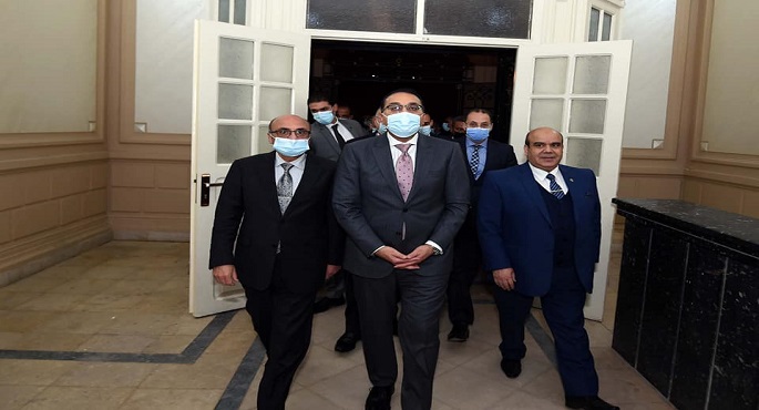 بالصور..رئيس الوزراء يتفقد أعمال تطوير مقر مصلحة الشهر العقاري والتوثيق برمسيس