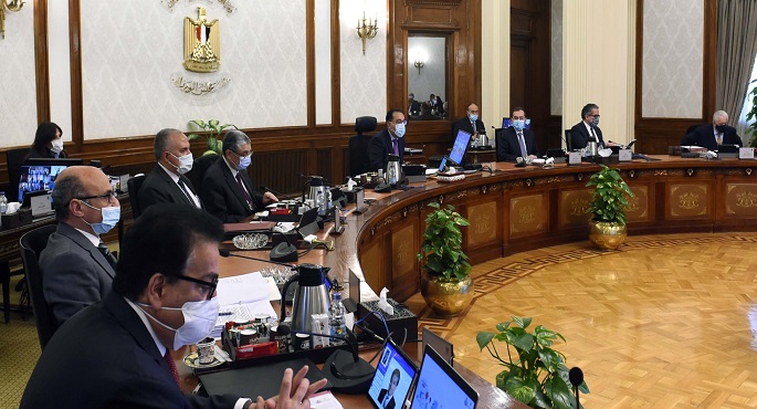 في ضوء توجيهات الرئيس.. مجلس الوزراء يوافق على حزمة قرارات بشأن زيادة الأجور والمنح والعلاوات للموظفين