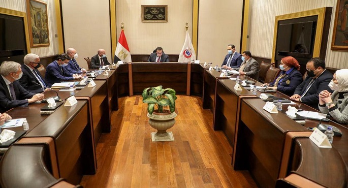 بالصور.. خالد عبد الغفار يلتقي رئيس مؤسسة “إيني الإيطالية” لبحث تعزيز التعاون في القطاع الصحي