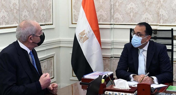 رئيس الوزراء يستعرض العروض العالمية المقدمة لإقامة مشروعات الهيدروجين الأخضر بالمنطقة الاقتصادية لقناة السويس
