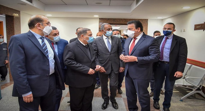 بالصور .. خالد عبد الغفار يتفقد أعمال تطوير المركز التخصصي لطب الأسنان بزهراء مدينة نصر تمهيدًا لافتتاحه
