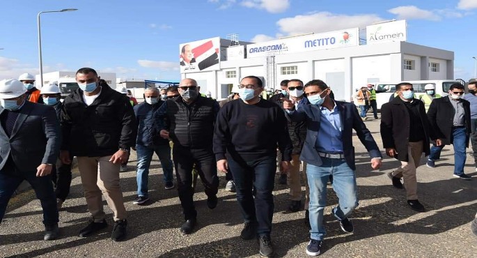بالصور.. رئيس الوزراء يواصل جولته بمدينة العلمين الجديدة بتفقد المنطقة الصناعية ومحطة المعالجة الثلاثية للصرف الصحي