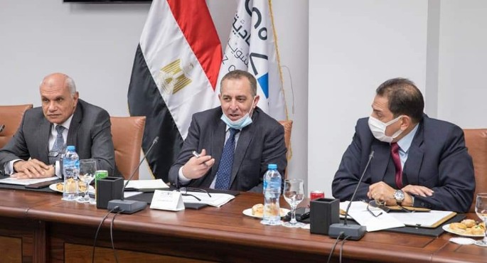 بالصور.. اقتصادية قناة السويس تبحث مع الجهات المعنية آليات منع تكدس الحاويات في السخنة