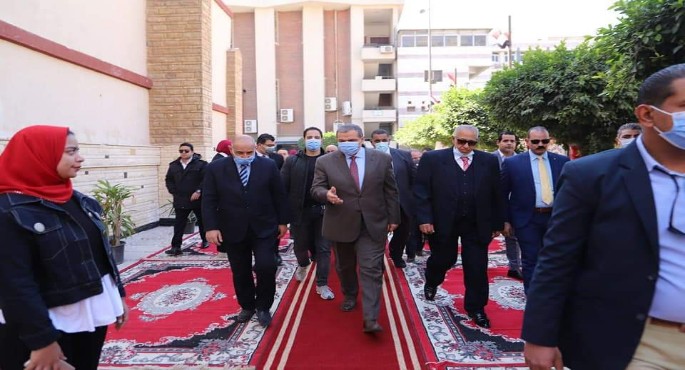 بالصور.. وزير القوي العاملة يفتتح ملتقى توظيف يوفر 3000 فرص عمل برواتب تصل إلي 7500 جنيه بالقاهرة
