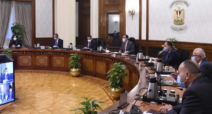 بالصور.. رئيس الوزراء يتابع الموقف التنفيذي لمنظومة التأمين الصحي الشامل