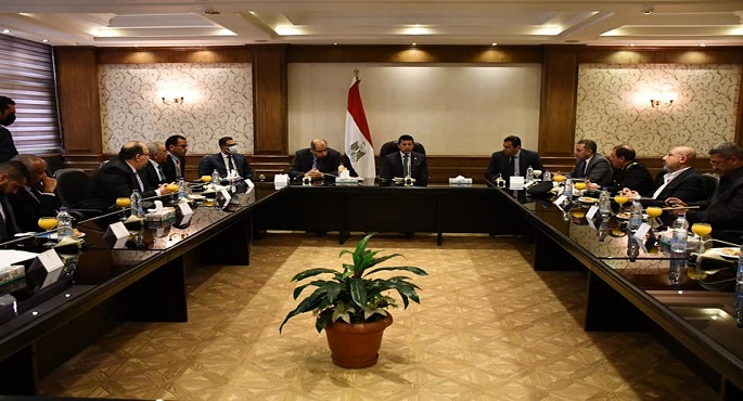 بالصور.. وزير الرياضة يبحث ترتيبات مباراة مصر والسنغال مع الجهات المعنية
