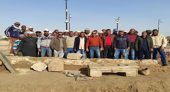 بالصور.. البعثة الأثرية المصرية العاملة بمعبد الأقصر تعثر على  مجموعة من الآثار الملكية الهامة